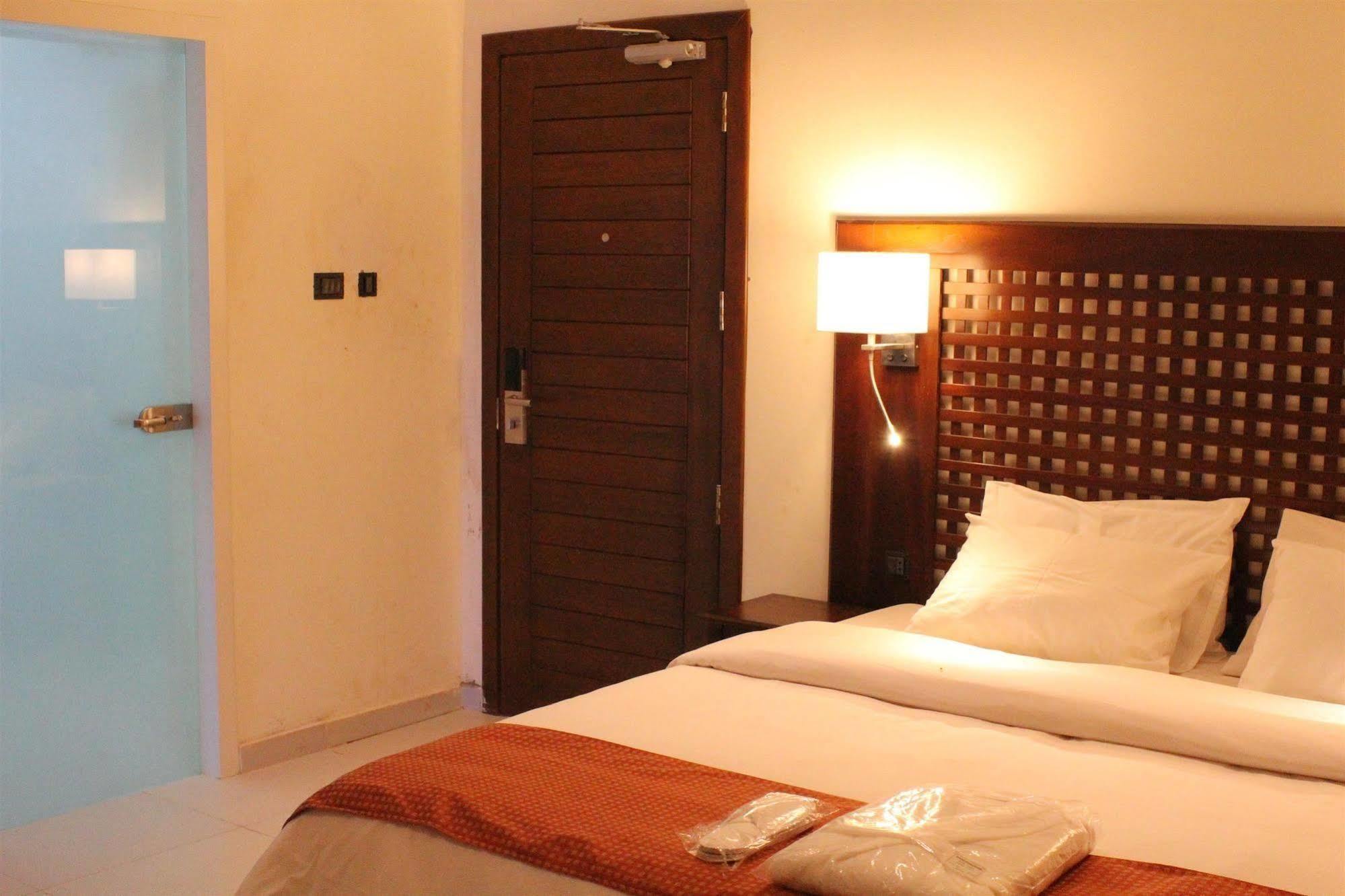 Best Western Plus Serene Atlantic Hotel Sekondi-Takoradi Buitenkant foto